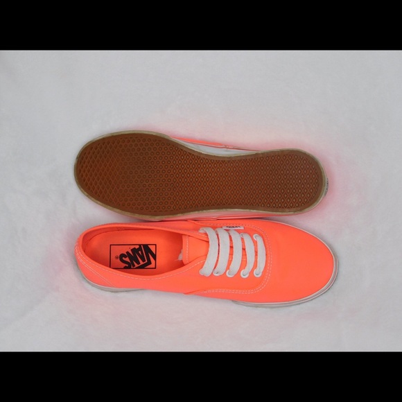 Vans - Picture 2 of 2